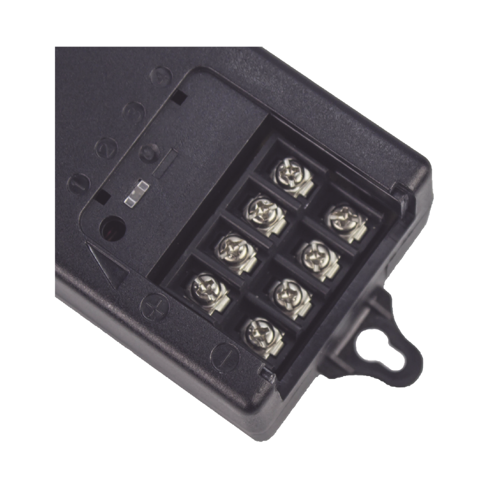 Fuente de Poder de 12 Vcc @ 5A / 4 Cámaras / FILTRO DE RUIDO ESPECIAL PARA CAMARAS 4K / Fusible Reseteable Inter Construido PTC / Protección Contra Sobre-Tensiones y Contra Cortocircuito / Recomendado para cámaras 4K. - Imagen 7