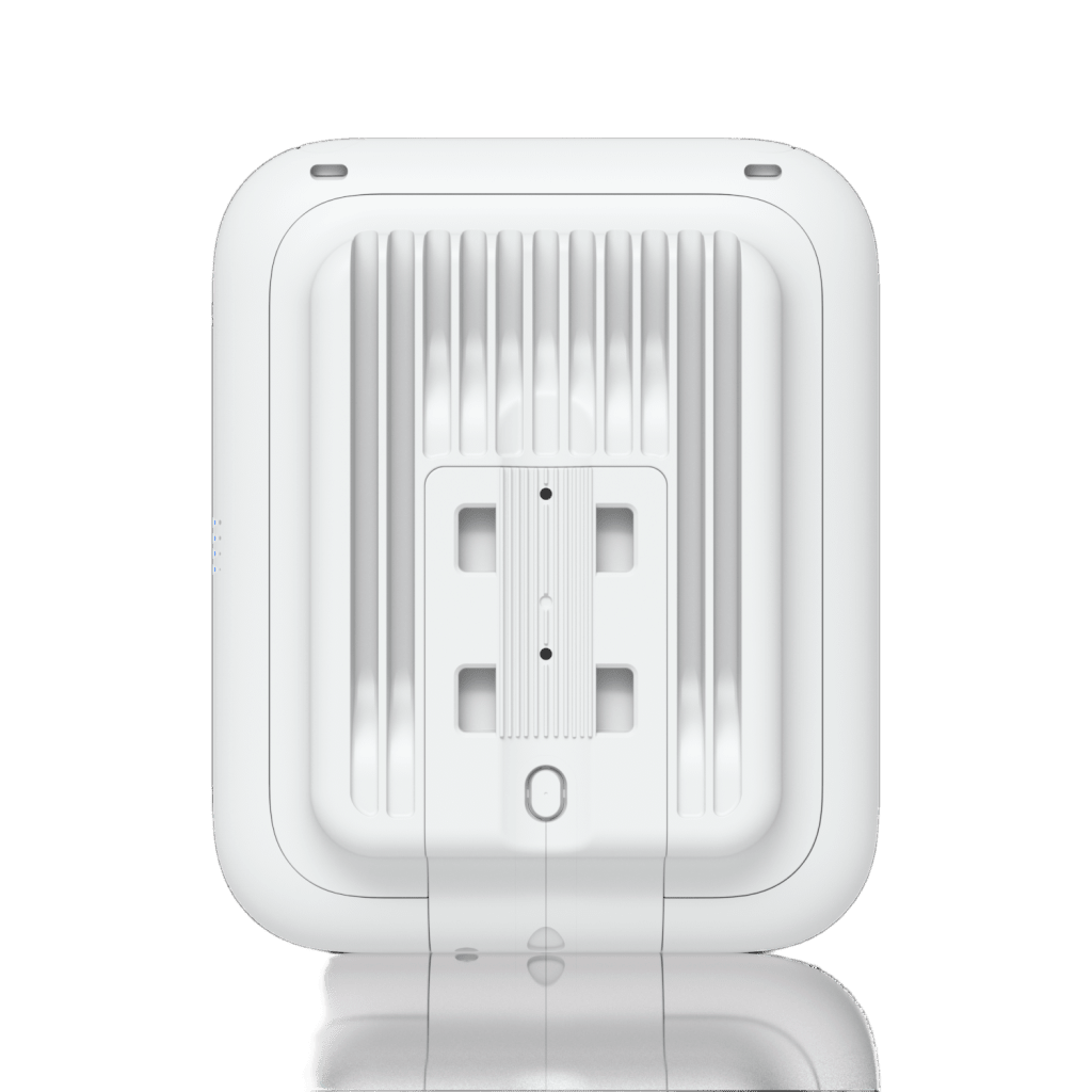 Access Point UniFi WiFi U7 Outdoor WiFi 7 802.11be Doble Banda, MU-MIMO 2x2 en Cada Banda, Puerto de 2.5 GbE, Antena Sectorial Integrada de 90° en 2.4 GHz y 45° en 5 GHz, Conectores para Antenas Omnidireccionales (incluidas), No Incluye Inyector P - Imagen 4